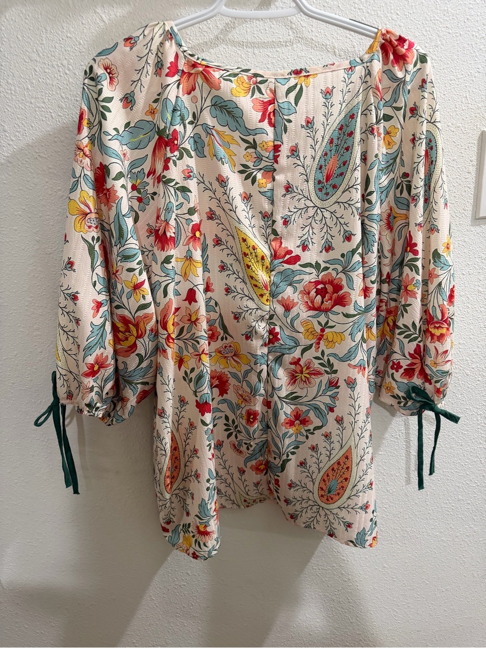 CherryBetty Floral V-Neck Peasant Tunic -Cream with Red & Teal Floral Print NWOT - Picture 3 of 7